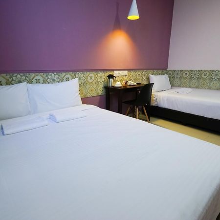 Grand Fc Hotel George Town Exteriör bild