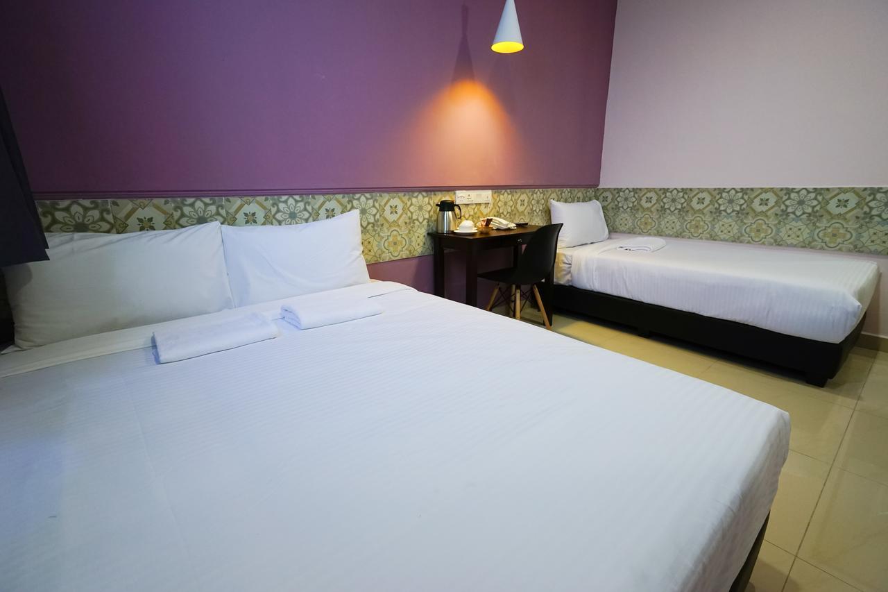 Grand Fc Hotel George Town Exteriör bild