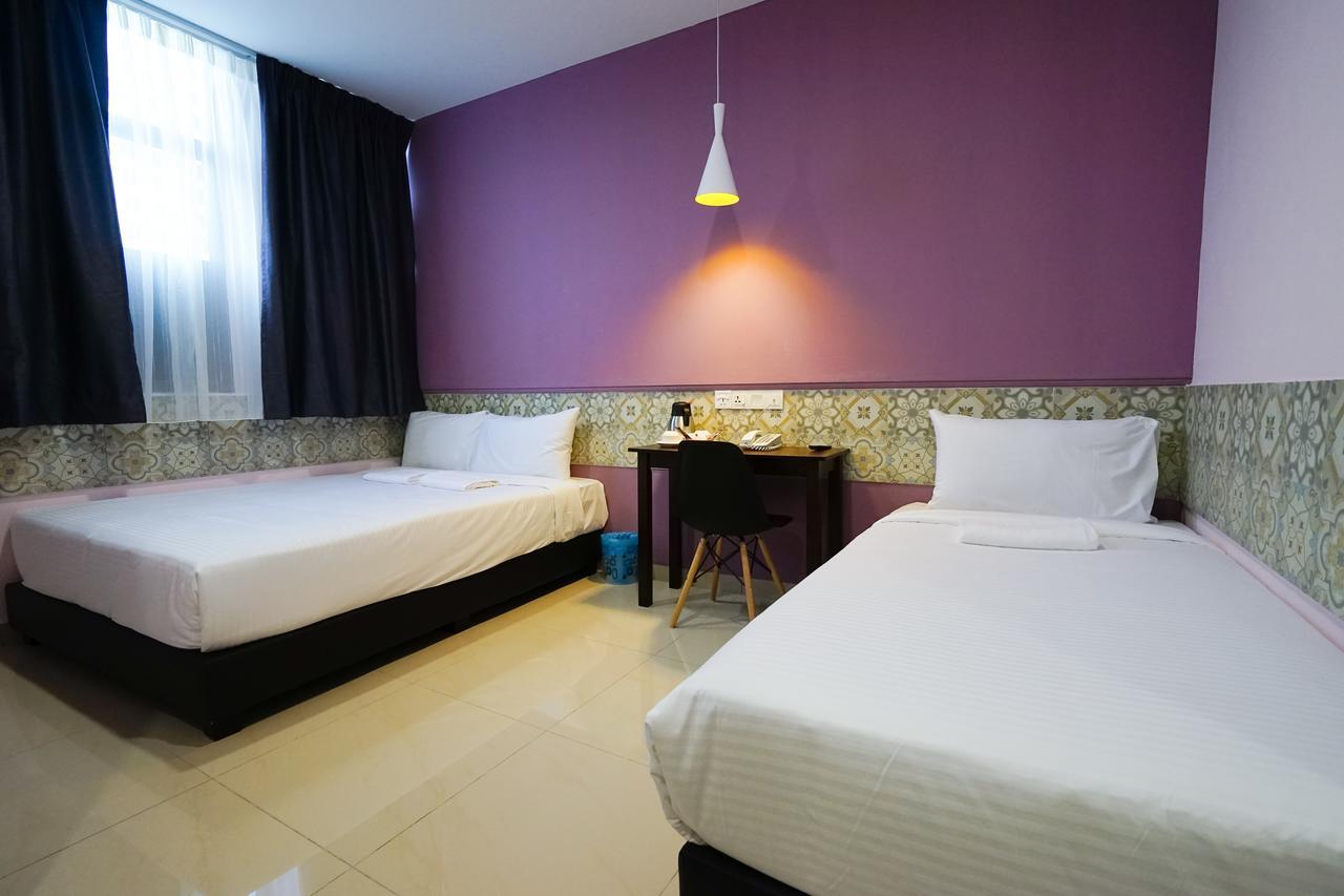 Grand Fc Hotel George Town Exteriör bild