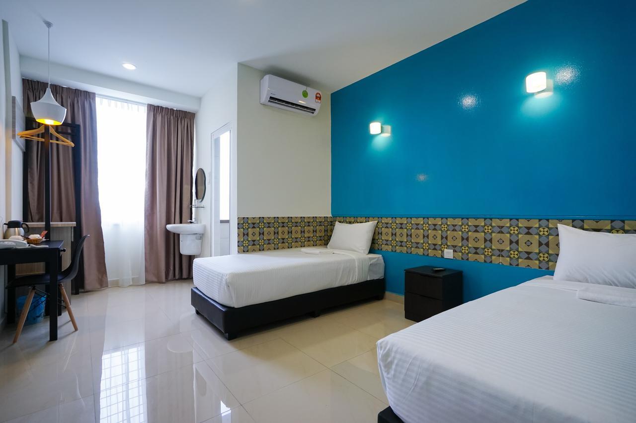 Grand Fc Hotel George Town Exteriör bild