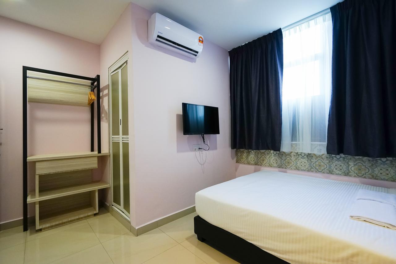 Grand Fc Hotel George Town Exteriör bild